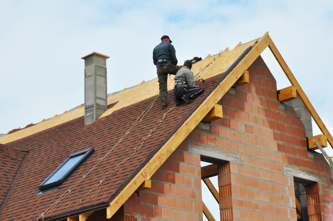 Roof repairing contractors