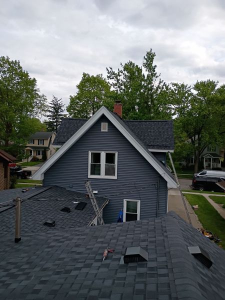 How Long Does a Roof Replacement Take in Valparaiso?